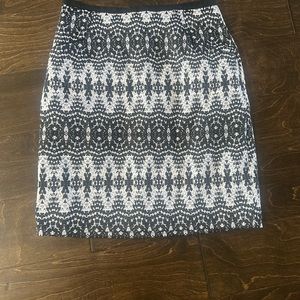 NWT✅ H&M black and white snakeskin patterned skirt 🖤🤍
